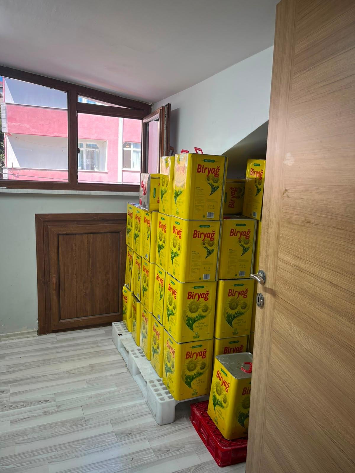 Sıvı Yağ ve Ambalajlı Ürün Deposu